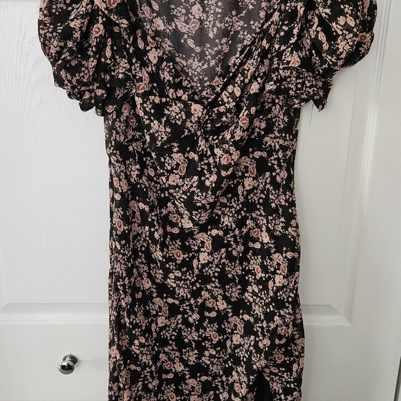 SHEIN Black Floral Puff-Sleeve Midi Dress with Side Slit - Picture 2 of 4